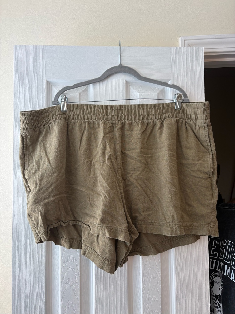 Old Navy Women's Olive/Tan Elastic Waist Casual Shorts